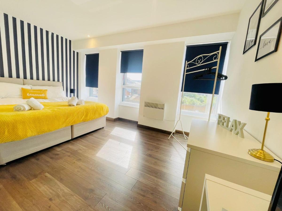 Park Street Apartment Luton By Hostaguest Extérieur photo
