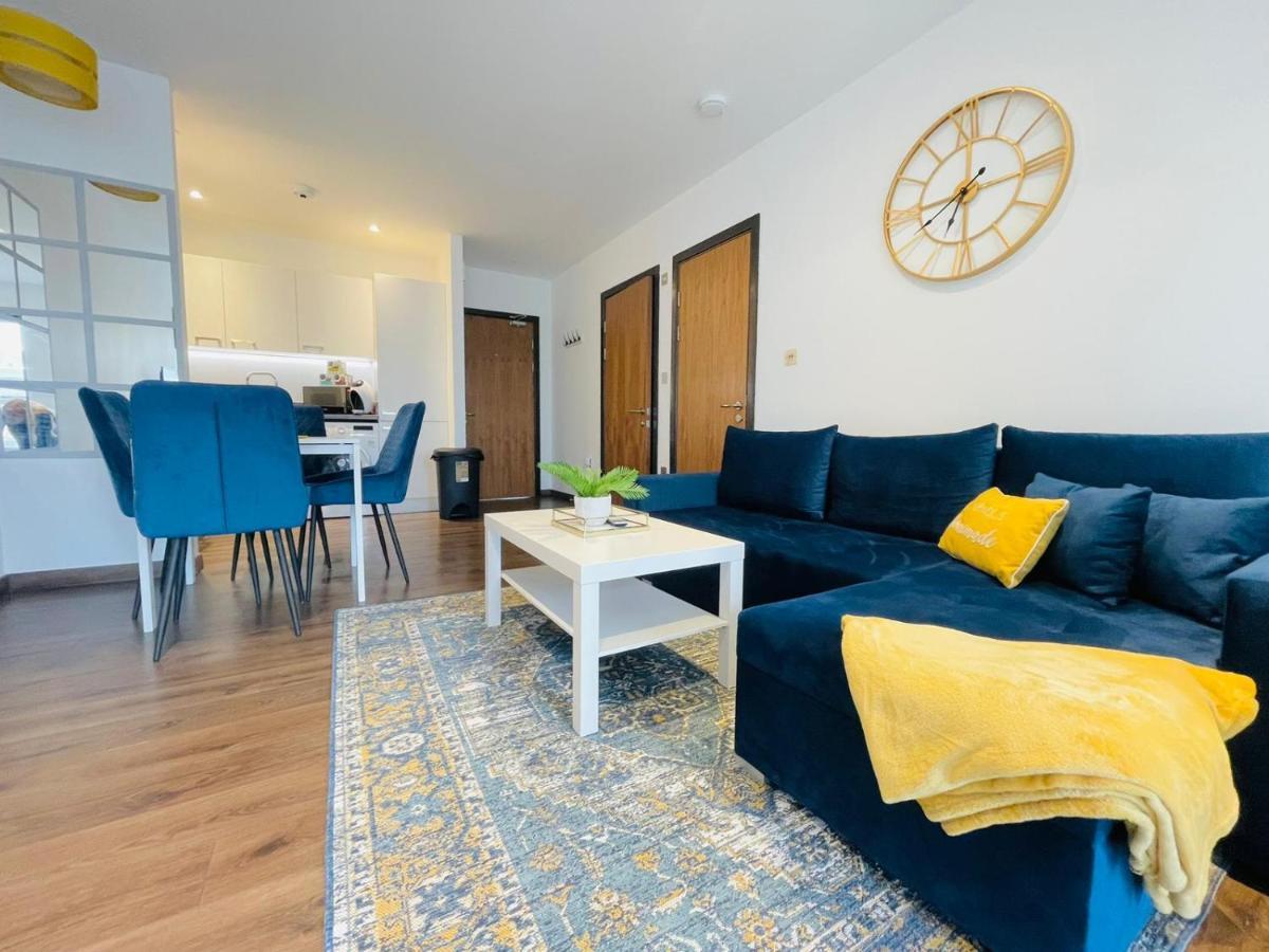 Park Street Apartment Luton By Hostaguest Extérieur photo